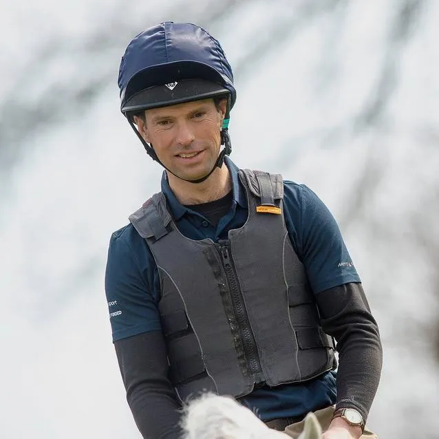 Charles Owen Pro 11 Plus Jockey Skull Navy
